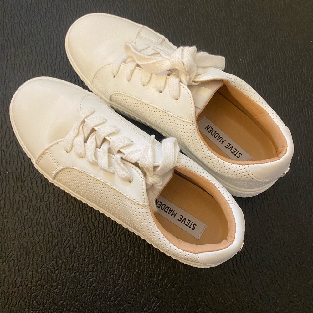 White Steve Madden sneakers. Worn once